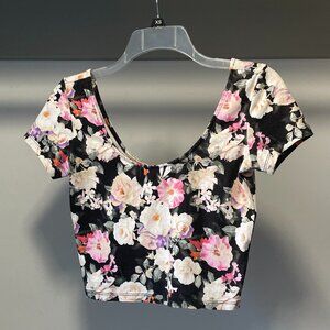 FORVEVER 21  - Black & Floral Print Crop Top | ACCEPTING ALL OFFERS